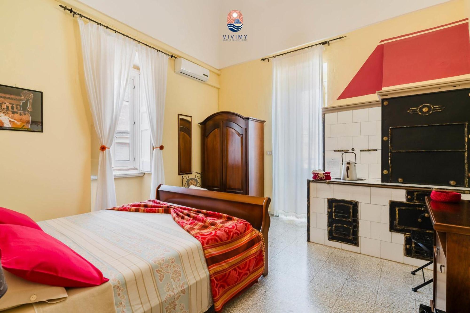 Piazzetta San Giovanni * Specchia